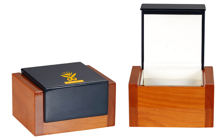 wooden box 2.jpg